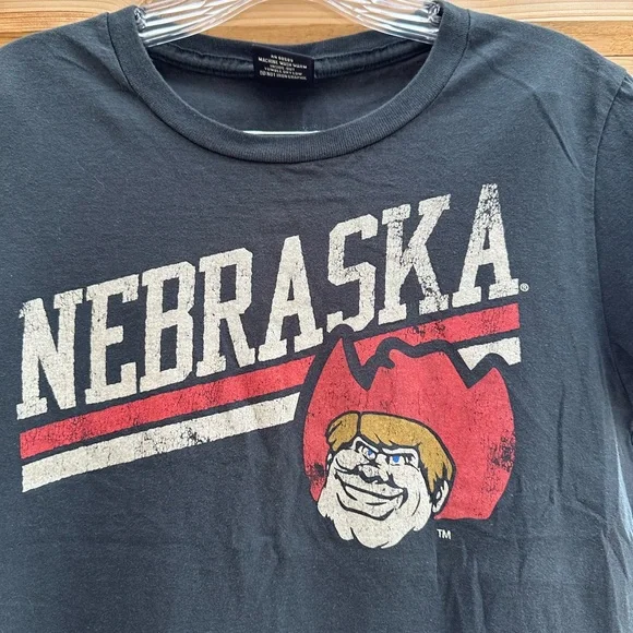 Nebraska NWOT Herbie Husker Cornhusker Tailgate Short Sleeve T Tee Shirt medium - Picture 5 of 9